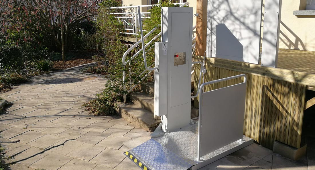Platform lifts and mini lifts installation time and procedures AreaLift